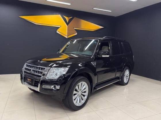 MITSUBISHI PAJERO FULL 3.8 HPE 4X4 V6 24V GASOLINA 4P AUTOMÁTICO MITSUBISHI PAJERO FULL 3.8 HPE 4X4 V6 24V GASOLINA 4P AUTOMÁTICO